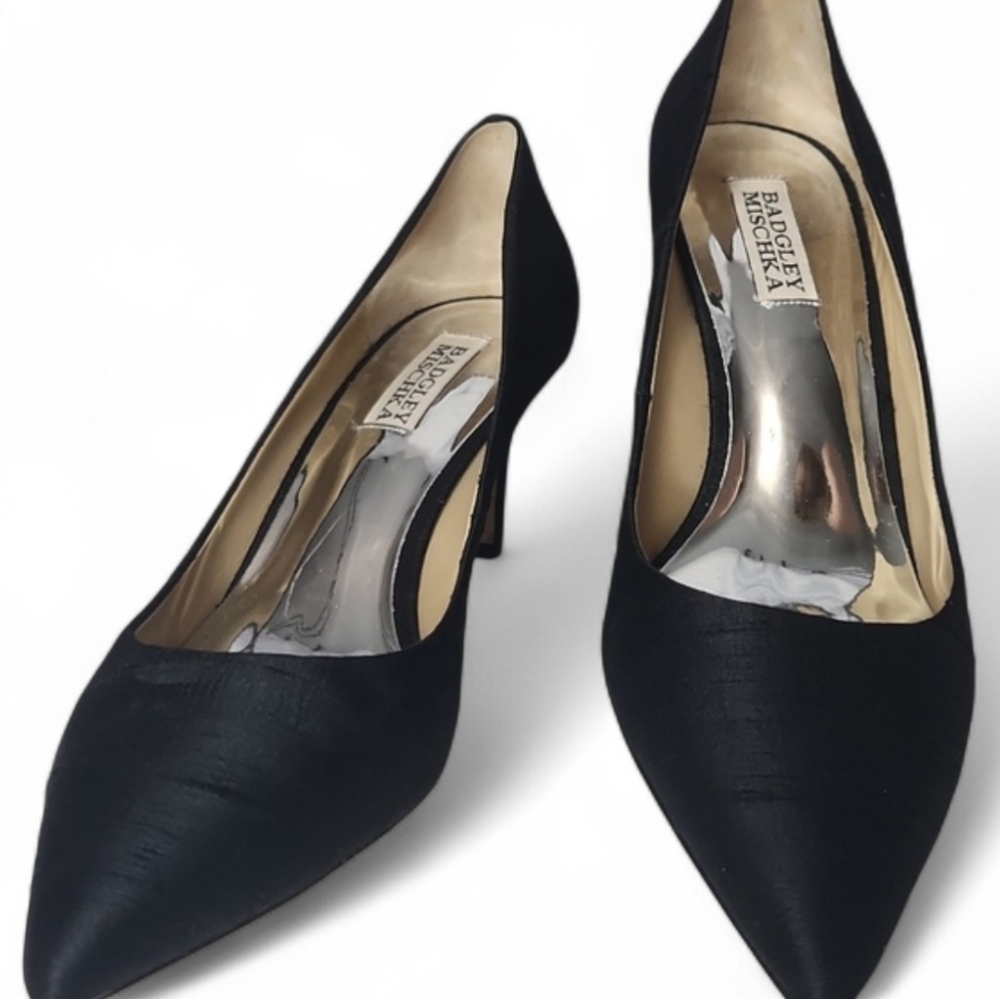 Badgley Mischka heels,black 2 " Pointed Toes **Dustbag Included**     SIZE 8.5